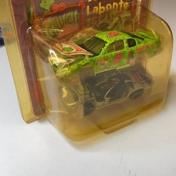 TERRY Labonte Diecast 1/24 How The Grinch Stole Christmas New in Sealed Package - Picture 3 of 7